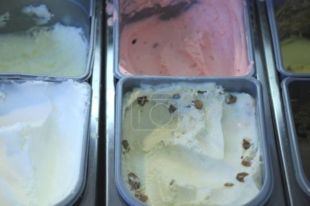 Téléchargez les photos : "Assorted ice cream flavours" - en image libre de droit