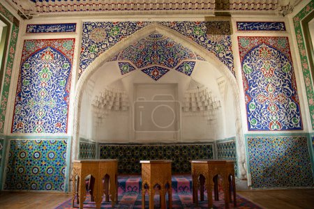 Téléchargez les photos : Salle de réception au Palais Khudoyarkhan à Kokand. Ouzbékistan. - en image libre de droit