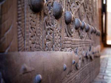Foto de La antigua puerta del olmo de la fortaleza del Arca en Jiva. - Imagen libre de derechos