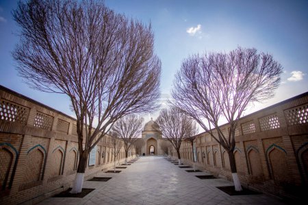 Téléchargez les photos : Le couloir d'entrée du site de pèlerinage Naqshbandi à Boukhara. - en image libre de droit