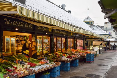 Photo for Naschmarkt, Vienna: food market early in the morning in November - Royalty Free Image