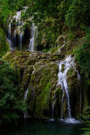 Foto de Las cataratas de Krushuna son una serie de cascadas en el norte de Bulgaria, cerca de Lovech - Imagen libre de derechos