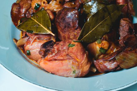 Foto de El adobo de pollo - el plato filipino, el tiro de cerca - Imagen libre de derechos