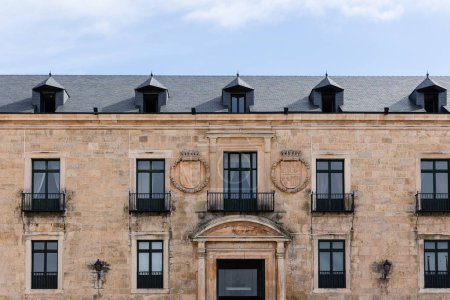 Téléchargez les photos : Details of the buildings of the historic center of the city of Lerma in the province of Burgos, Spain - en image libre de droit