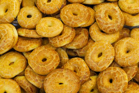 Téléchargez les photos : Une vue panoramique sur les délicieux beignets glacés de San Isidro dans la boulangerie - en image libre de droit