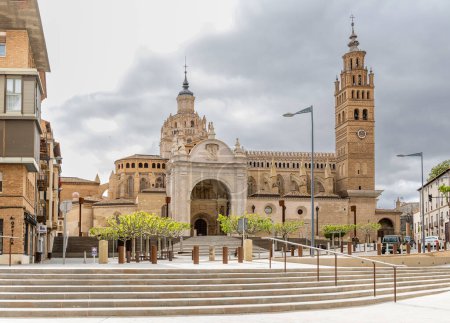 Téléchargez les photos : Cathédrale de Tarazona du centre historique de la ville dans la province de Saragosse, Espagne - en image libre de droit