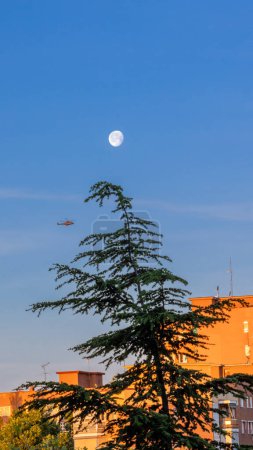 Foto de Sunrise from the Madrid neighborhood of Hortaleza - Imagen libre de derechos