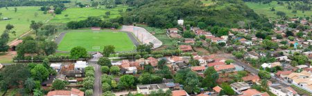 Foto de Cassilandia, Mato Grosso do Sul, Brasil - 04 12 2024: Imagen aérea del estadio municipal multideportivo de cassilandia - Imagen libre de derechos