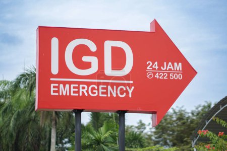 Foto de Signo en los puntos del hospital hacia la entrada de la sala de emergencias .IGD signo o sala de emergencias. Hospital UGD - Imagen libre de derechos