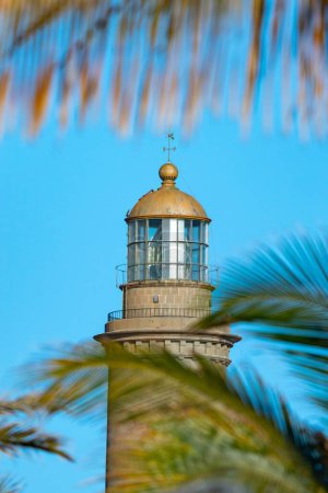 Téléchargez les photos : Gros plan du phare de Maspalomas, où vous pouvez voir la lanterne - en image libre de droit