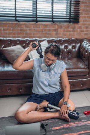 Photo for Sportswomen entrepreneur provides online instruction for specific advice. Guidance on using gear for enhancing strength, vitality, and recovery Audience learn from and engage with supportive trainer. - Royalty Free Image