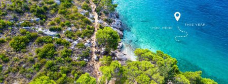 Foto de Viaje croacia verano - vista aérea de la isla tropical con hermosos paisajes marinos, agua azul y turquesa. concepto de viaje - Imagen libre de derechos
