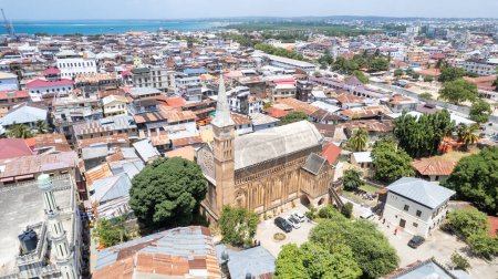 Foto de Discover the rich history and culture of Stone Town, a unique blend of African, Arab, and Indian influences located in Tanzania's Zanzibar - Imagen libre de derechos