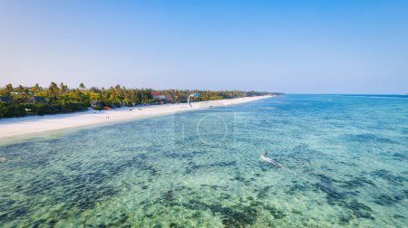 Téléchargez les photos : A vacation to Zanzibar's beaches offers the perfect blend of adventure and relaxation, with opportunities for travel, tourism, and exploration of the island's natural wonders. - en image libre de droit