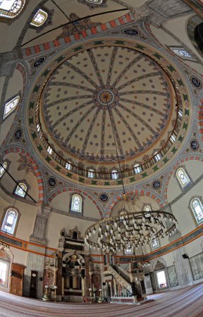 Téléchargez les photos : La mosquée Capanolu, située à Yozgat, en Turquie, a été construite en 1779. C'est la plus grande mosquée de Yozgat. - en image libre de droit