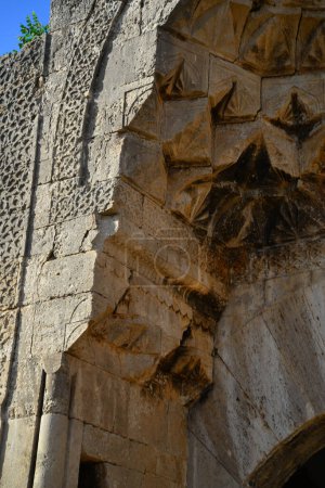 Téléchargez les photos : Evdirhan Caravansera, situé à Antalya, en Turquie, a été construit pendant la période seldjoukide et au 13ème siècle. - en image libre de droit