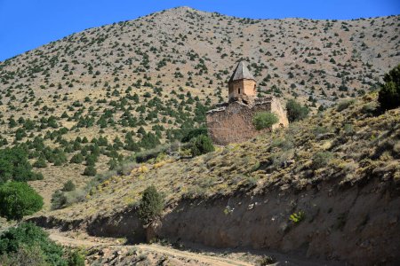 Foto de Located in Van, Turkey, Garmravank Monastery was built in the 10th century by the Vasburagan king Kakig I. - Imagen libre de derechos