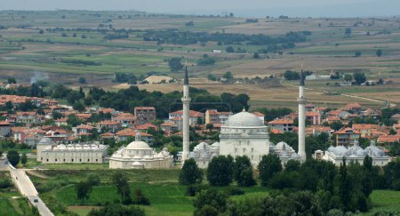 Foto de Ubicada en Edirne, Turquía, la 2ª Mezquita Beyazt fue construida en el siglo XV.. - Imagen libre de derechos