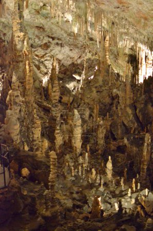 Foto de Cueva de Postojna Stalactite Slowenien bajo el Earh. Foto de alta calidad - Imagen libre de derechos