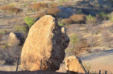 Foto de Wild west Rocks and Mountains in ugab valley Namibia Africa (en inglés). Foto de alta calidad - Imagen libre de derechos