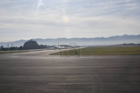 Téléchargez les photos : Air plane on runway waiting for start. High quality photo - en image libre de droit