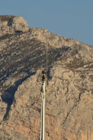 Téléchargez les photos : Mât Bateau à voile léger kalymnos grec. Photo de haute qualité - en image libre de droit