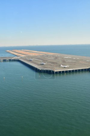 pista de aterrizaje en la costa de Japón tokyo haneda aeropuerto. Foto de alta calidad
