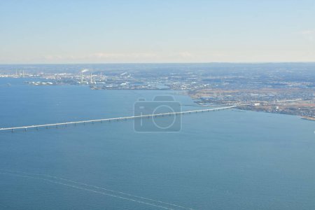 Vista en jet de la bahía de Tokio desde arriba día soleado. Foto de alta calidad