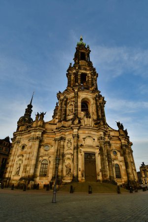 Frauenkirche Dresden Deutschland im Morgenlicht. Hochwertiges Foto