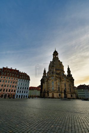 Frauenkirche Dresden Deutschland im Morgenlicht. Hochwertiges Foto