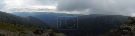 Foto de Le Honeck, Francia - Agosto 2020: Senderismo a la montaña Honeck (1363 m) en las montañas de los Vosgos - Imagen libre de derechos