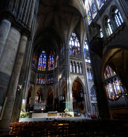 Téléchargez les photos : Vitraux centraux de la Cathédrale Saint-Etienne de Metz - décembre 2019 - en image libre de droit