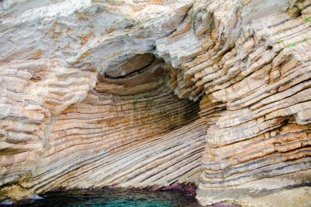 Foto de Hermoso paisaje marino, Vista de la costa con rocas y playas, isla de Corfú, Grecia. - Imagen libre de derechos