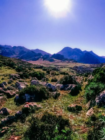 Téléchargez les photos : Embark on an adventure through the majestic and rugged terrain of a mountain landscape - en image libre de droit