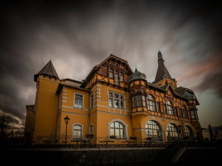 Téléchargez les photos : View for Vetruse hotel over Usti nad Labem city in winter cloudy fresh evening - en image libre de droit