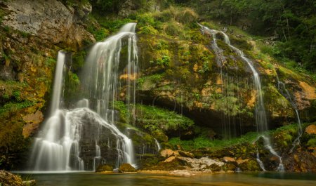 Téléchargez les photos : Beautiful color summer fresh water waterfall Virje in Slovenia Alps - en image libre de droit