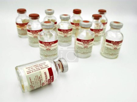 Photo for Pescara, Italy - March 27, 2019: Vintage 1951 Vial of PENICILLIN G Produced by CSC Pharmaceuticals division of Commercial Solvents Corporation, New York, USA - Royalty Free Image