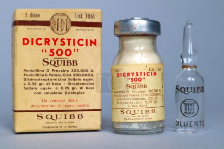 Photo for Rome, Italy  November 12, 2021: Vintage 1959 Vial of PENICILLIN G, Dicrysticin 500, Produced by SQUIBB - Rome - Royalty Free Image