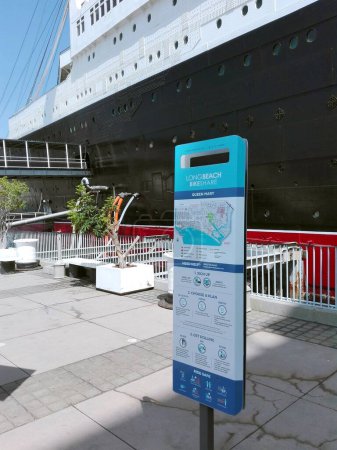 Téléchargez les photos : LONG BEACH, Californie - 7 septembre 2018 : Le Queen Mary, navire transatlantique historique amarré à Long Beach - en image libre de droit