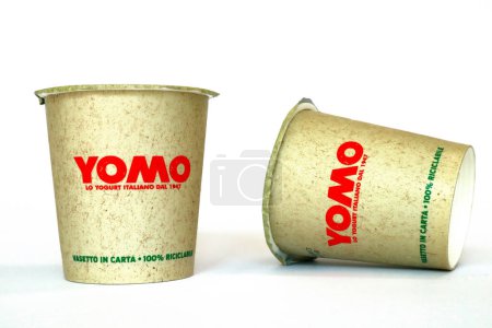 Téléchargez les photos : Rome, Italie 12 septembre 2022 : YOMO Yogourt italien produit par Granarolo - Italie - en image libre de droit