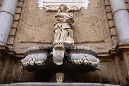 Foto de Palermo, Quattro Canti (Piazza Vigliena, Las Cuatro Esquinas), una plaza barroca en el centro de la Ciudad Vieja de Palermo, Sicilia, Italia, Europa - Imagen libre de derechos