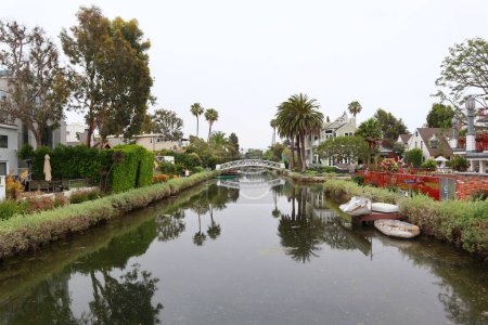 VENICE, Los Angeles, Kalifornia - 14 maja 2019: widok na VENICE CANALS, zabytkowy dystrykt w Venice Beach, Kalifornia