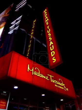 Téléchargez les photos : HOLLYWOOD, Los Angeles, Californie - 17 septembre 2018 : Madame Tussauds Hollywood est un musée de cire et une attraction touristique située sur Hollywood Boulevard à Hollywood - en image libre de droit