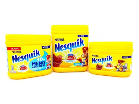 Foto de Pescara, Italia - 18 de febrero de 2019: NESQUIK Chocolate Powder. Nesquik es una marca de productos fabricados por Nestlé - Imagen libre de derechos
