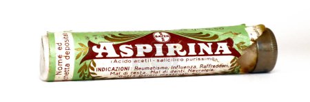 Photo for Rome, Italy  August 8, 2022: Vintage 1930s ASPIRIN Bayer, medicine with acetylsalicylic acid. BAYER I.G. Farbenindustrie Aktiengesellschaft - Leverkusen - Royalty Free Image