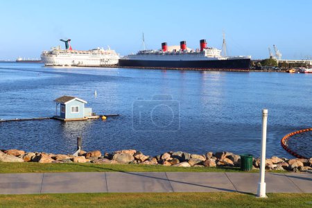 Téléchargez les photos : Long Beach, Californie - 16 mai 2019 : Le Queen Mary, navire transatlantique historique amarré à LONG BEACH, Californie - en image libre de droit