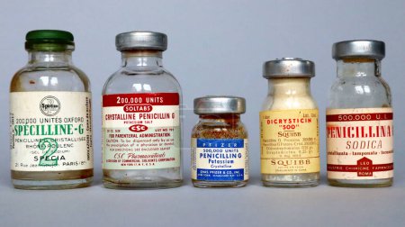 Photo for New York, USA  April 18, 2021: Vintage 1950s Vials of PENICILLIN G Produced by CSC Pharmaceuticals New York, PFIZER New York, SPECIA Paris, LEO Rome and SQUIBB Rome. - Royalty Free Image