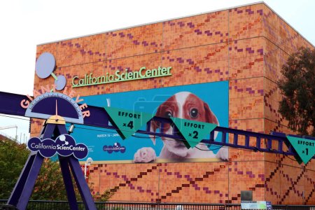 Foto de Los Ángeles, California - 28 de septiembre de 2019: California Science Center, Agencia Estatal y Museo ubicado en Exposition Park, Los Ángeles - Imagen libre de derechos