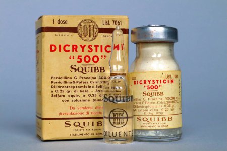 Photo for Rome, Italy  November 12, 2021: Vintage 1959 Vial of PENICILLIN G, Dicrysticin 500, Produced by SQUIBB - Rome - Royalty Free Image
