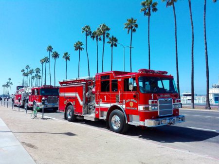 Téléchargez les photos : Los Angeles, Californie - 6 octobre 2019 : Camion de pompiers LAFD Los Angeles - en image libre de droit